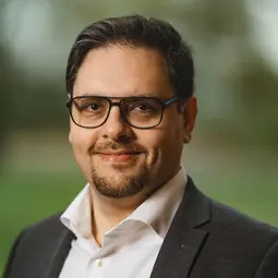 Dr. Pouria Bigvand, Vice President Global Products & Technology